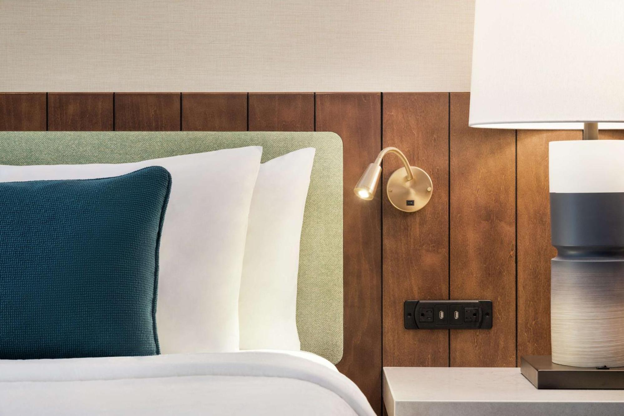Hilton Garden Hotel 4*